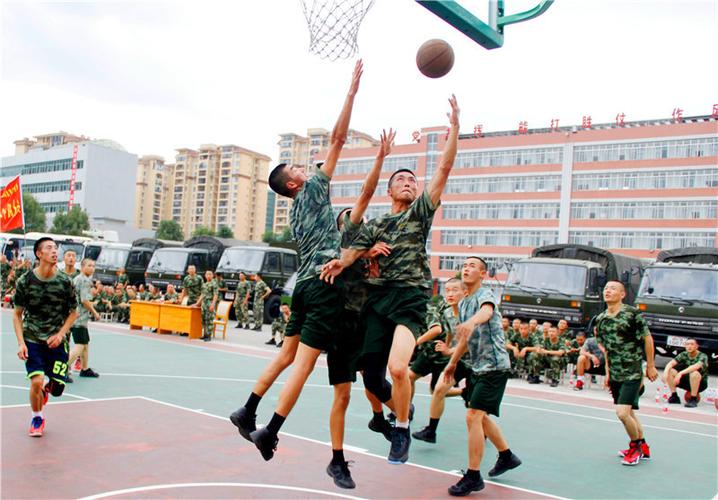 武警重庆总队新兵团正在组织篮球竞赛